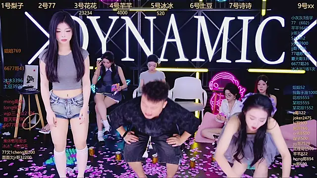 美女NEW-girl520在线直播