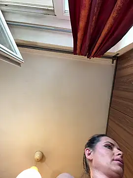 Hotmomcheckk_'s Webcam Show