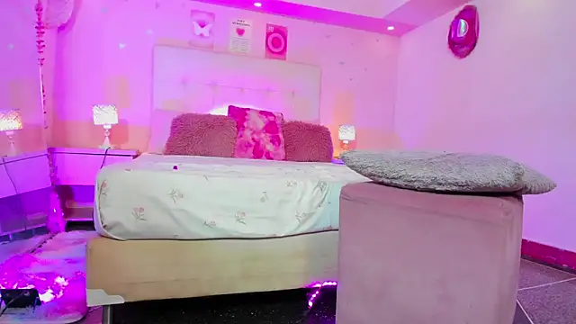 ScarlettDreamss7's Webcam Show