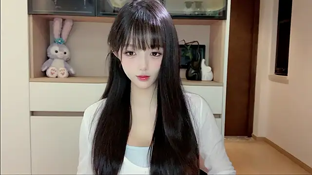 美女StelllllllaLou在线直播