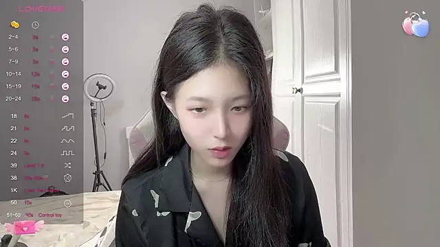 美女YaYa-521在线直播