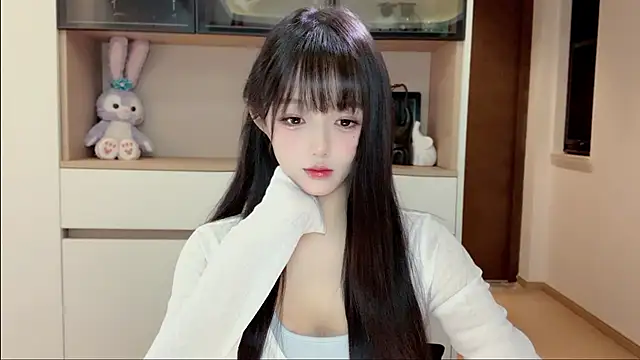 美女StelllllllaLou在线直播