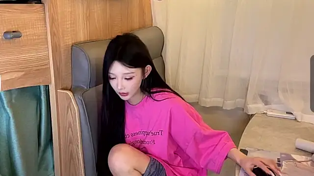 美女muyan_00在线直播