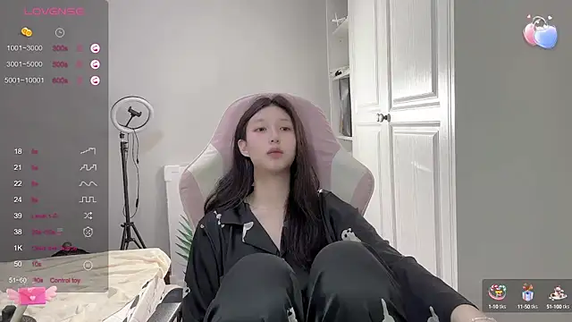 美女YaYa-521在线直播