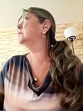 emma_tour's Webcam Show