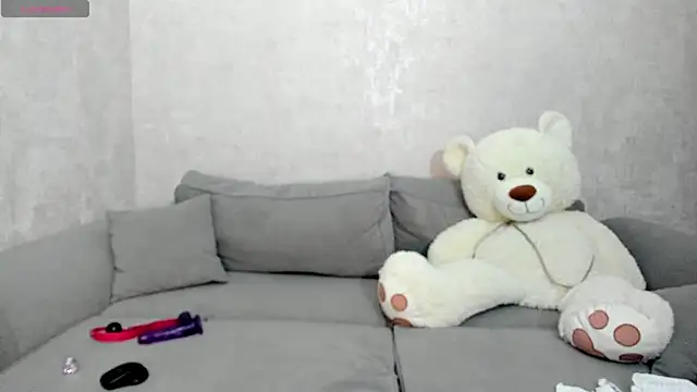 Lilly_lllll's Webcam Show
