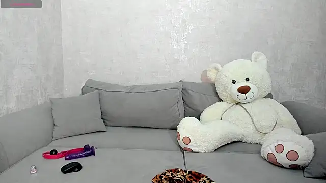 Lilly_lllll's Webcam Show