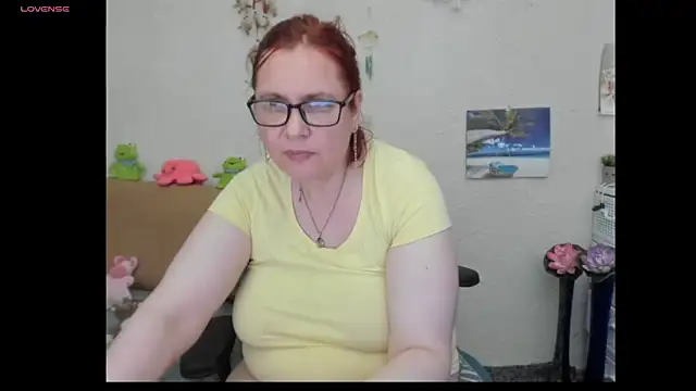 PlayfullMature webcam