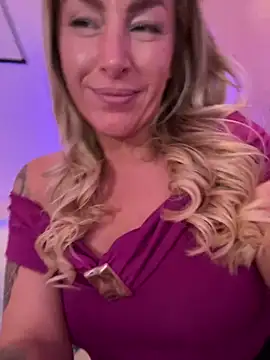 ChristinaSiemone's Webcam Show