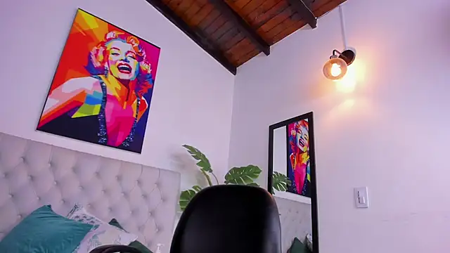 KristalFoxx Live Sex Cams