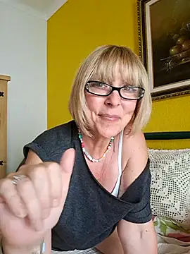 ClassyNAWTYBritMILF's Webcam Show
