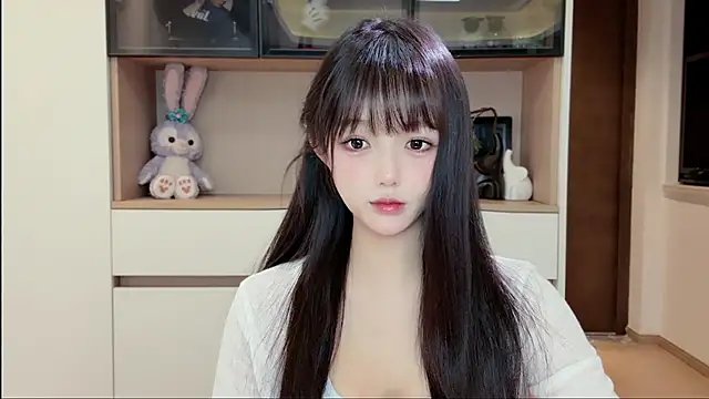 美女StelllllllaLou在线直播