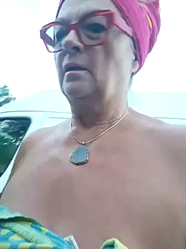 MucMilf59's Webcam Show