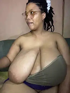 NonoGotBoobies' Webcam Show
