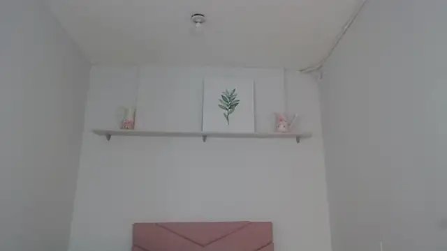 april_bunnyy's Webcam Show