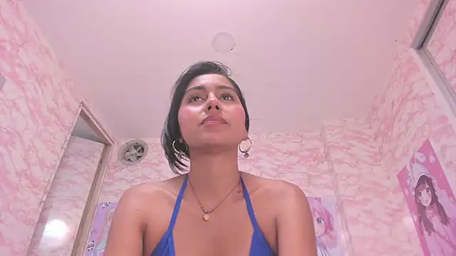 Emmy_Cute18's Webcam Show