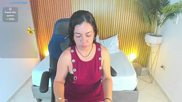 nahia_13's Webcam Show