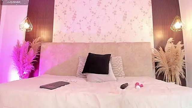 Coco_balenciaga__'s Webcam Show