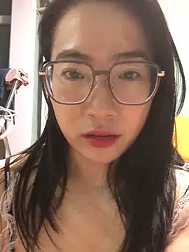 美女weiweiya-00在线直播