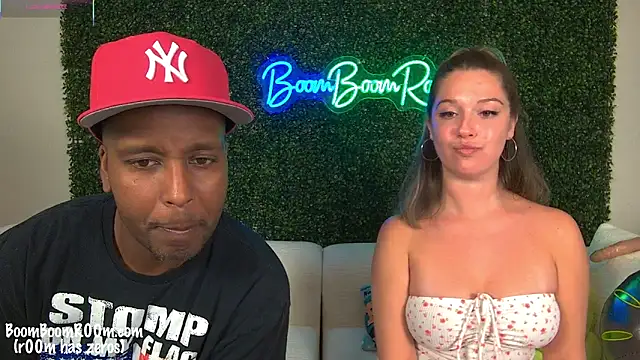 boomboomr00m's Webcam Show