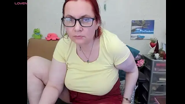 PlayfullMature webcam