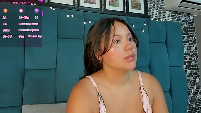 kiaraa_peach Live Sex Cams