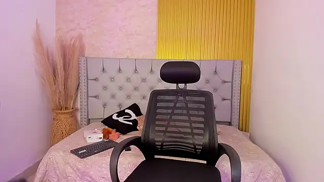 BUNNY__VELEZ's Webcam Show