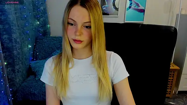 KatherineePierce Live Sex Cams