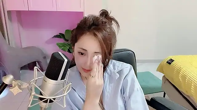 美女Daisy-77在线直播