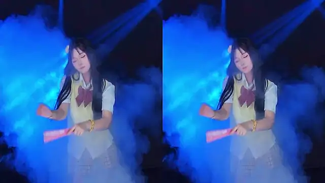 美女cqyyds001在线直播