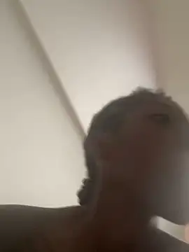 Luckychocolate98's Webcam Show