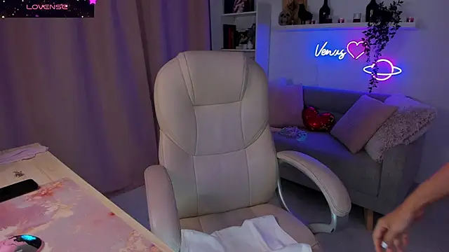 VenusIslove Live Sex Cams
