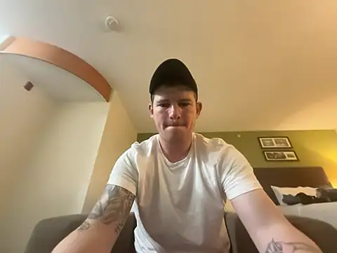 skittlez82's Webcam Show