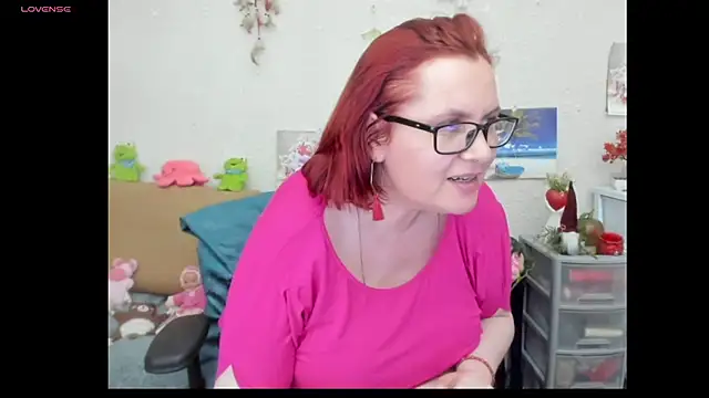 PlayfullMature webcam
