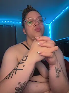 QueenNuttCollector's Webcam Show