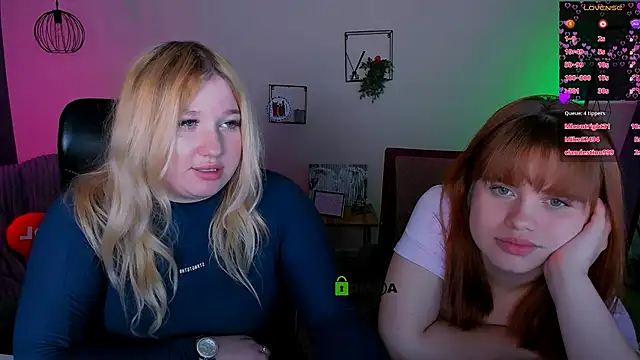 juli_kisss' Webcam Show