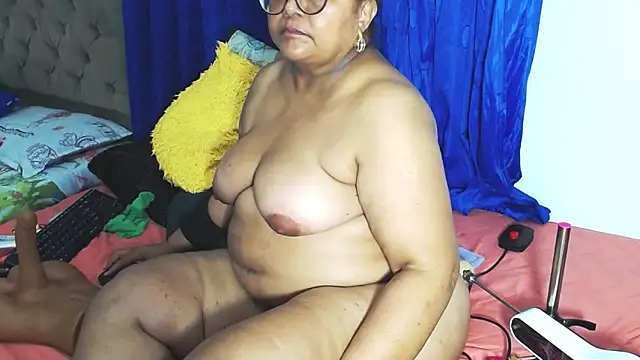 mature_beautiful's Webcam Show