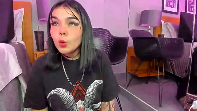 DakkotaBluee Live Sex Cams