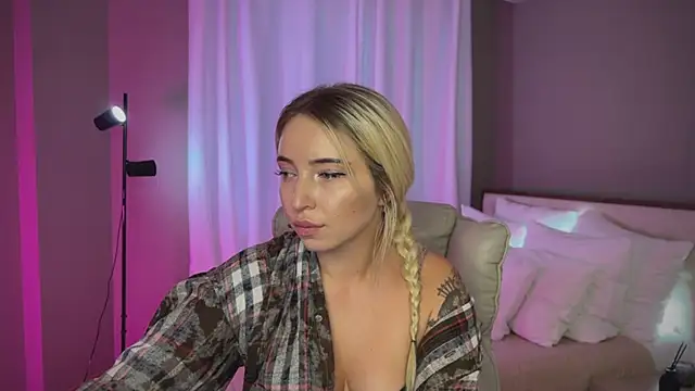 OhMyEmma's Live Sex Cam Show