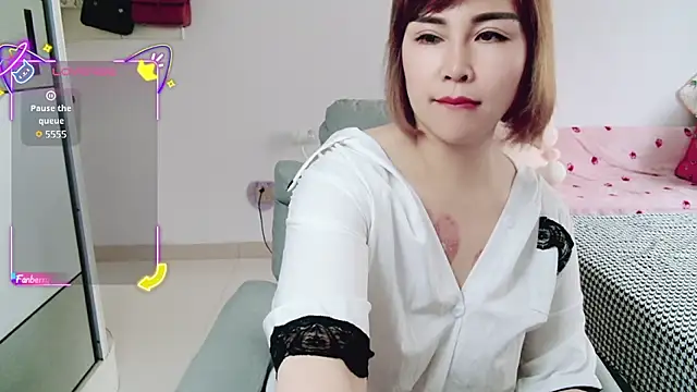 美女awamei在线直播