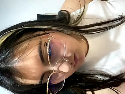 karo_teen's Webcam Show