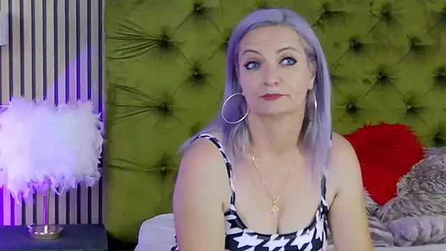 LadyTouch webcam