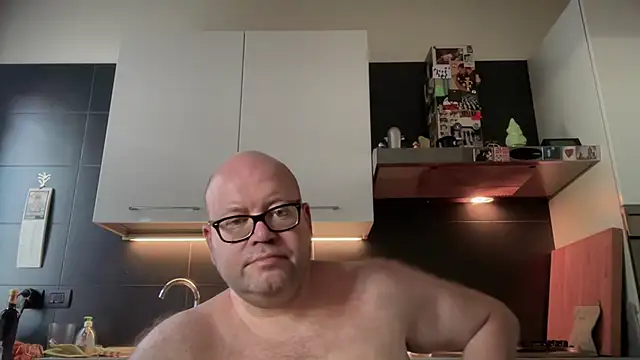 theitalianbear's Webcam Show