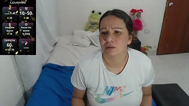 Laura_foxh's Webcam Show