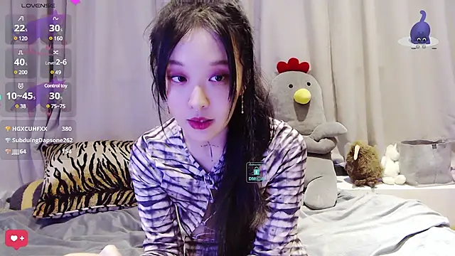 美女Etherealcat33在线直播