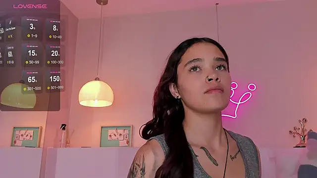 violeth_hill's Webcam Show