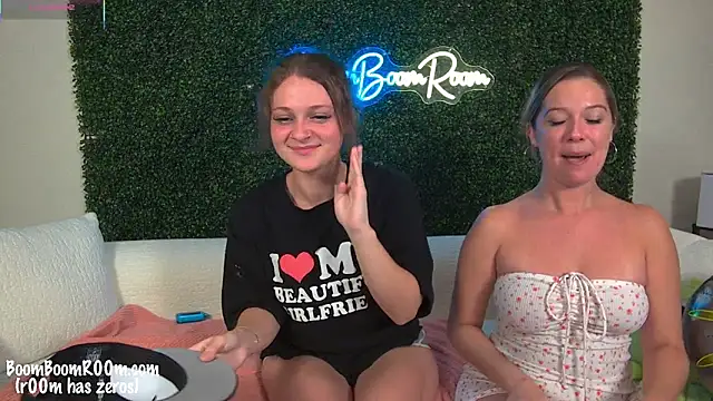boomboomr00m's Webcam Show