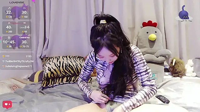 美女Etherealcat33在线直播