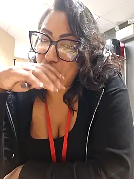 Nikkierosee's Webcam Show