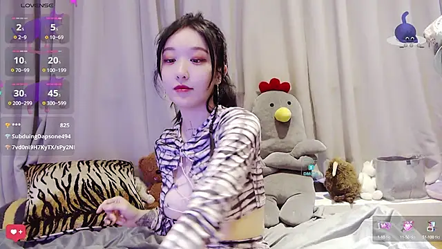 美女Etherealcat33在线直播